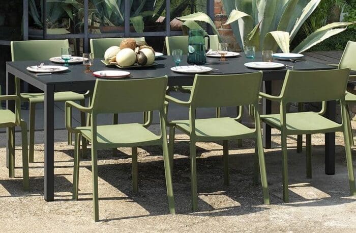 NARDI Rio 6 Seater Outdoor Dining Set with Trill Armchairs Special Offer